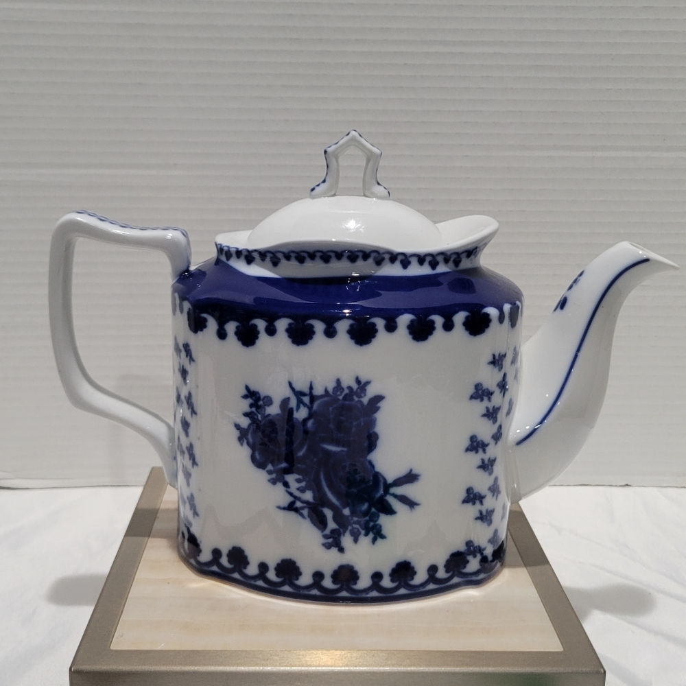 Vintage Flow Blue Porcelain Tea Pot Floral Rose English Country Farmhouse EUC